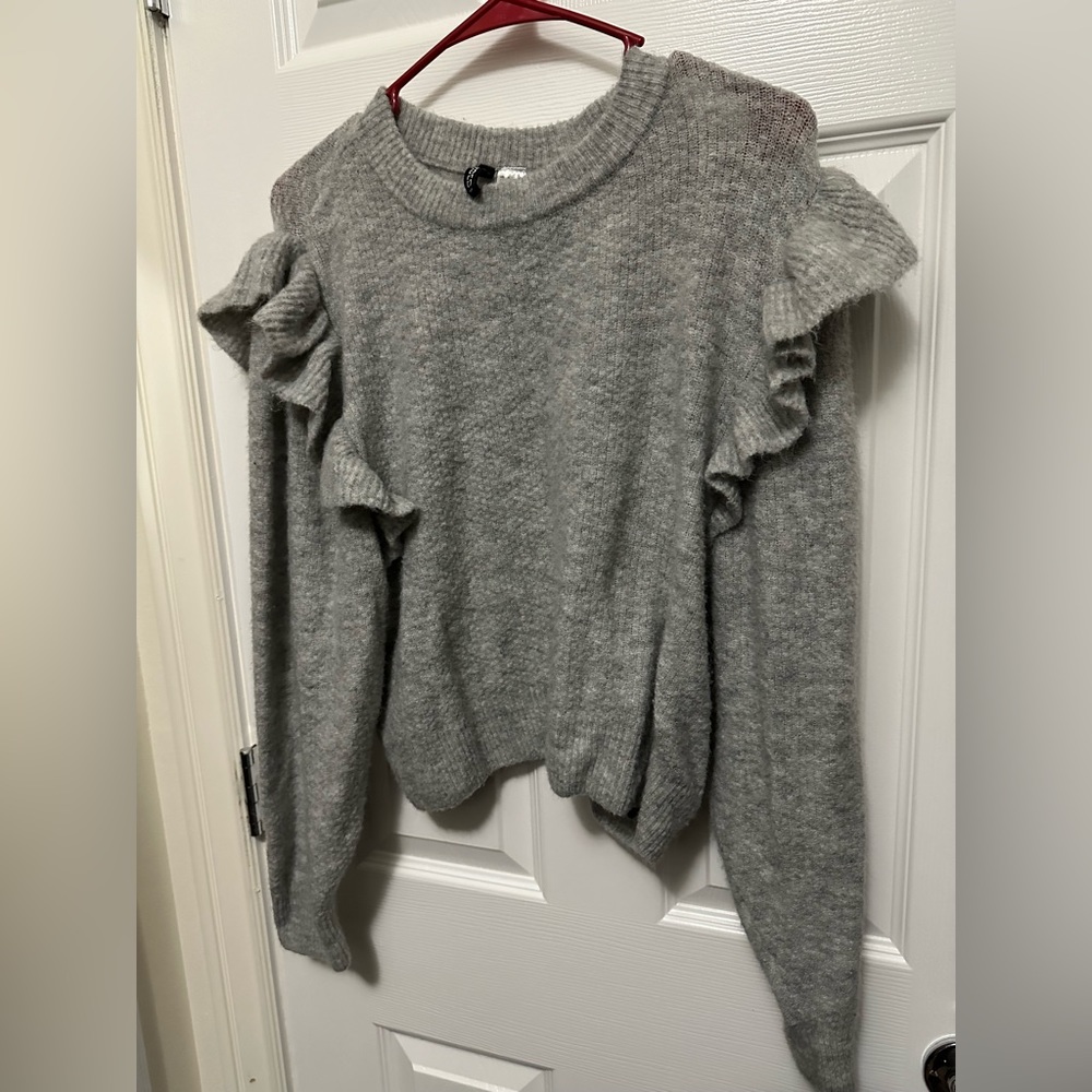 H&M gray flutter sleeve sweater